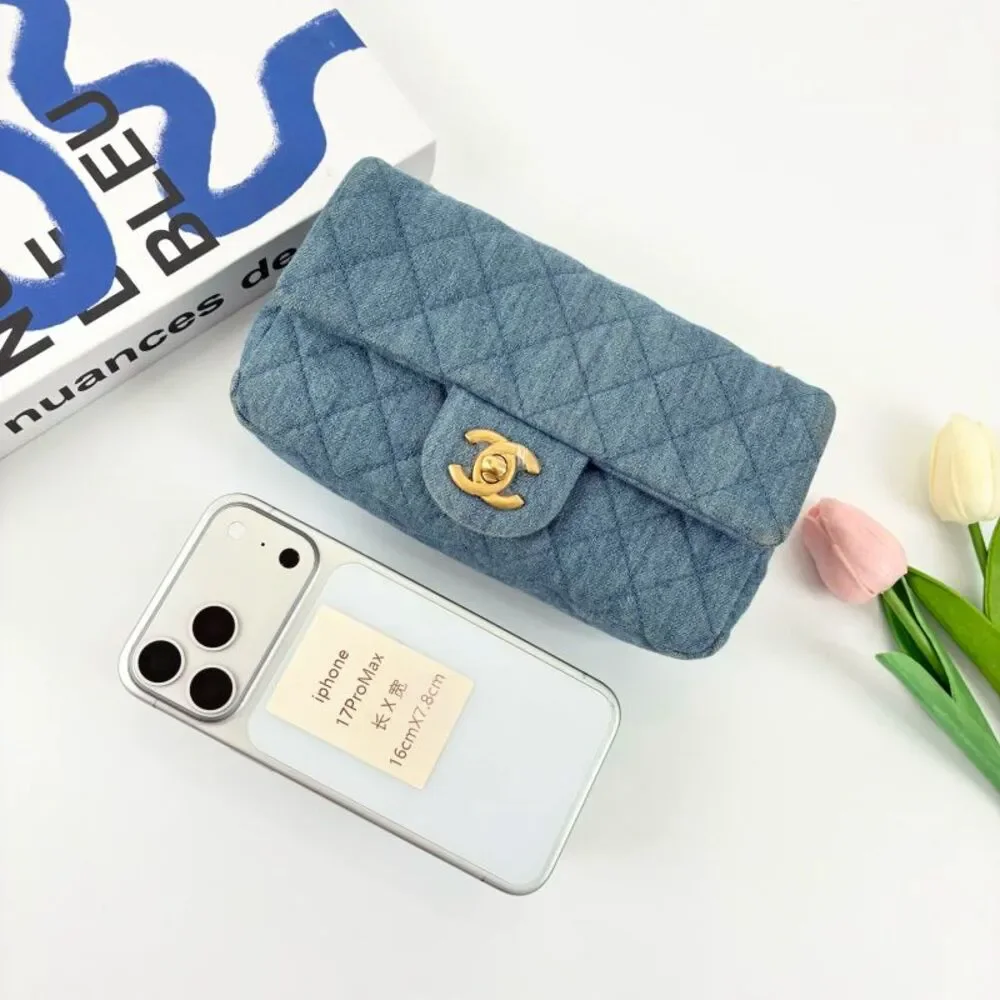 CHANEL brand color